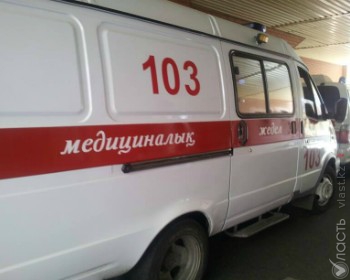 Двое детей, пострадавших в ДТП в детском саду Алматы, находятся в реанимации